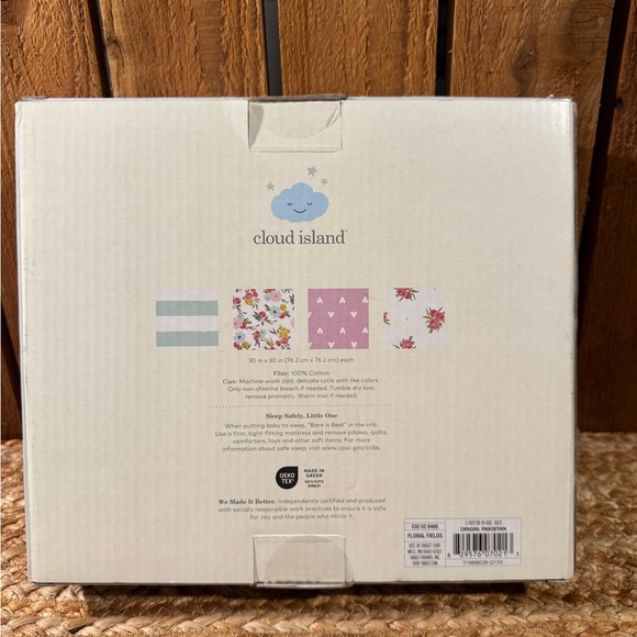 NIB cloud island Flannel Blankets - Picture 3 of 3